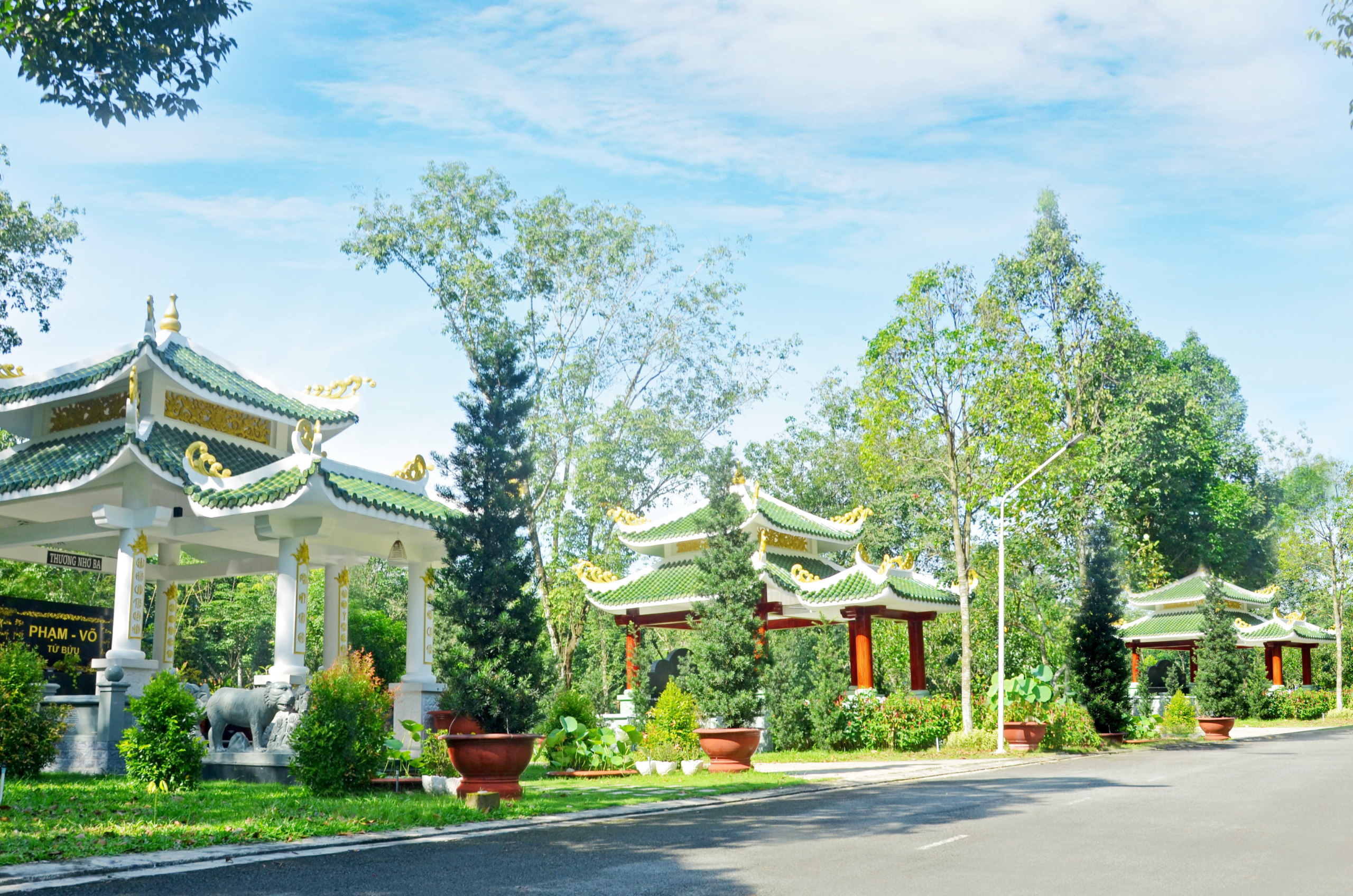 Khu Song Thân tại Hoa Viên Bình Dương